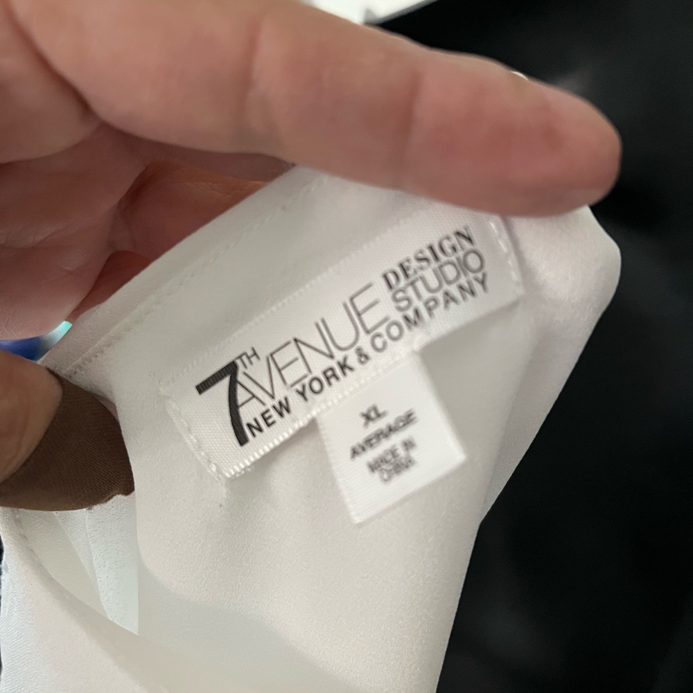 NY&Co. White Ruffle Top XL - Picture 4 of 5
